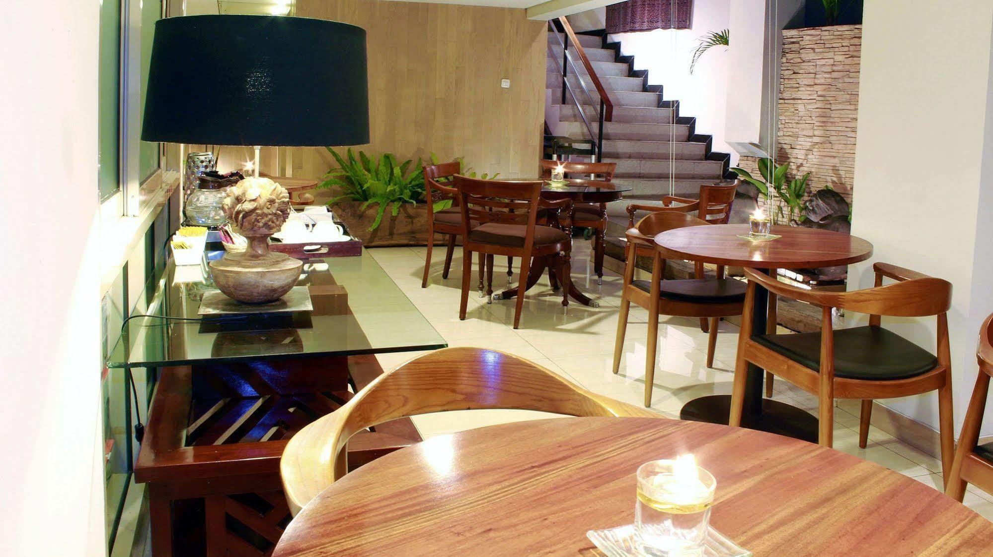 ג'קרטה W Home Cikatomas מראה חיצוני תמונה