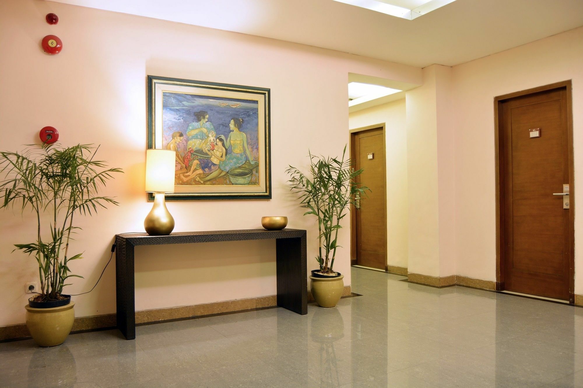 ג'קרטה W Home Cikatomas מראה חיצוני תמונה