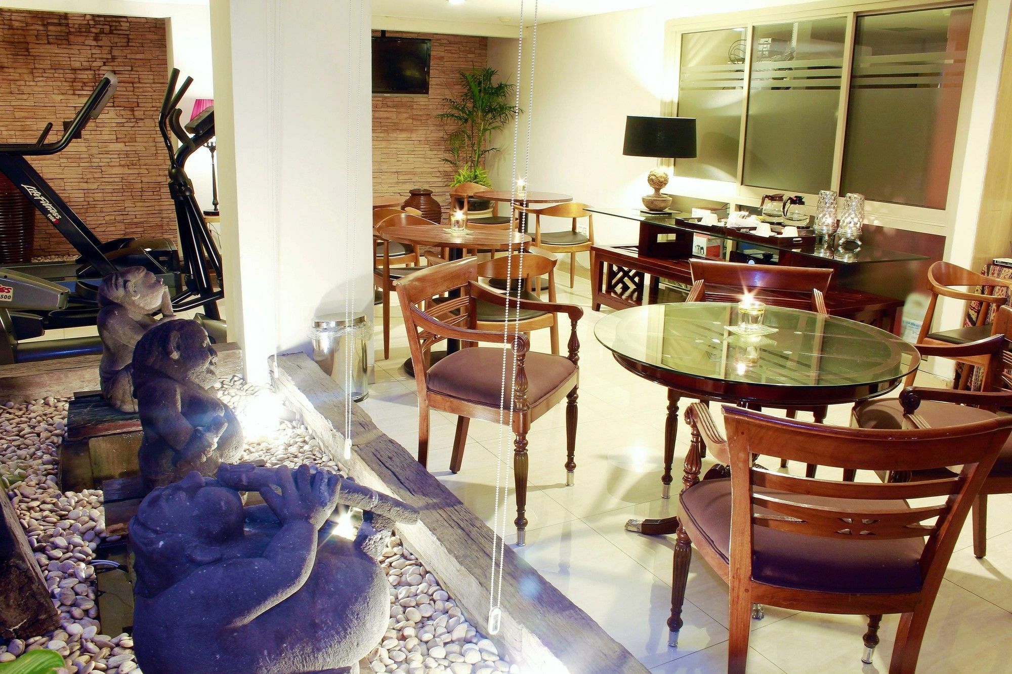 ג'קרטה W Home Cikatomas מראה חיצוני תמונה