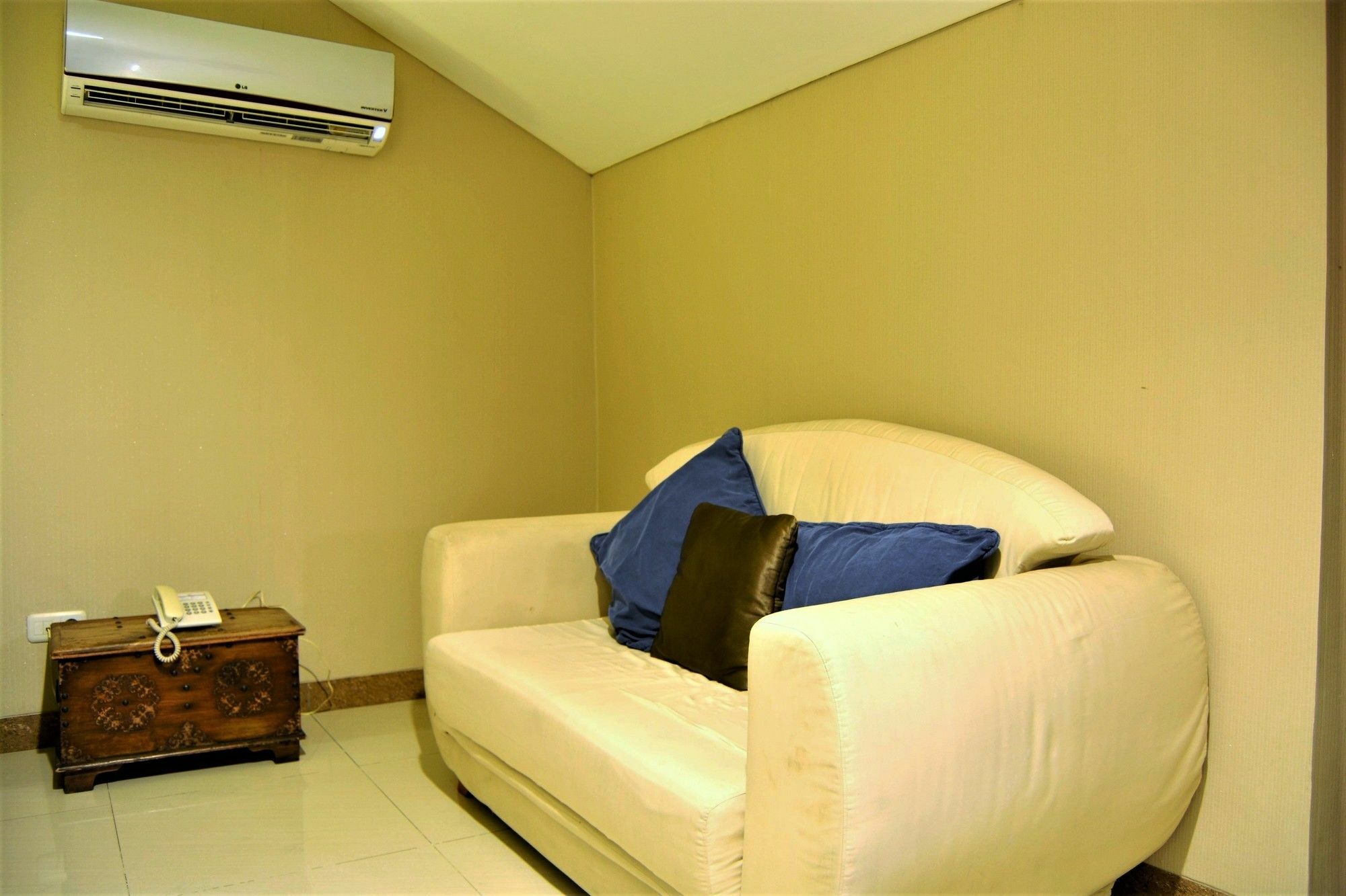 ג'קרטה W Home Cikatomas מראה חיצוני תמונה