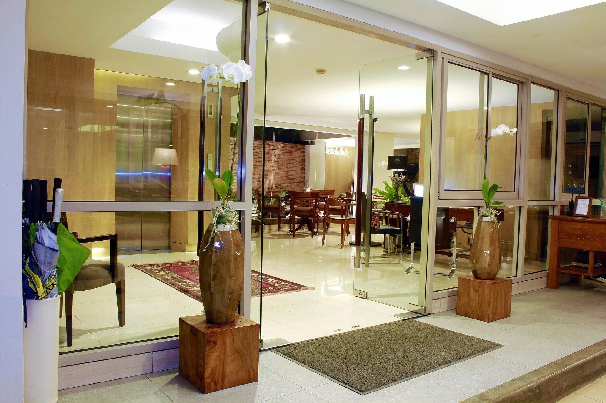 ג'קרטה W Home Cikatomas מראה חיצוני תמונה