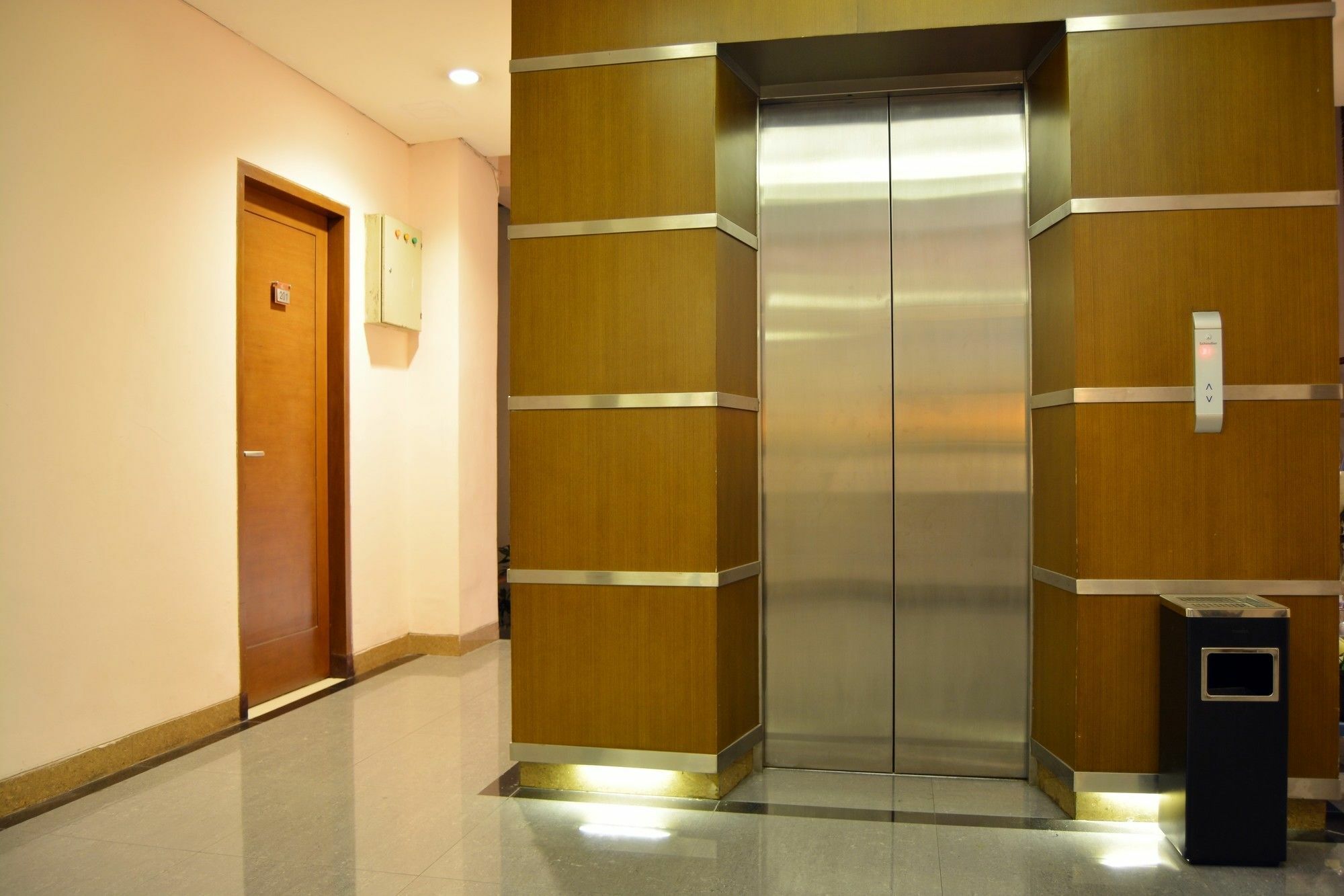 ג'קרטה W Home Cikatomas מראה חיצוני תמונה